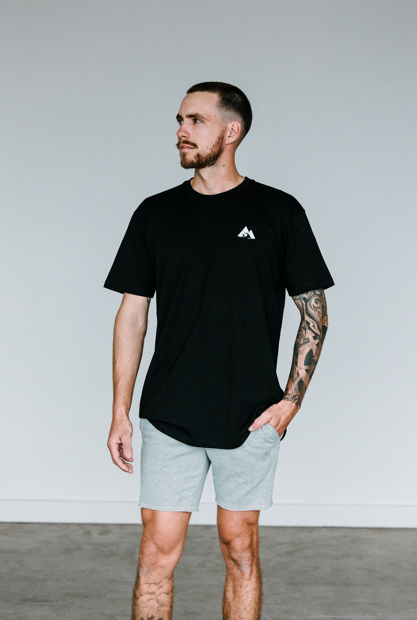 RUGGED EVERYDAY TEE - BLACK