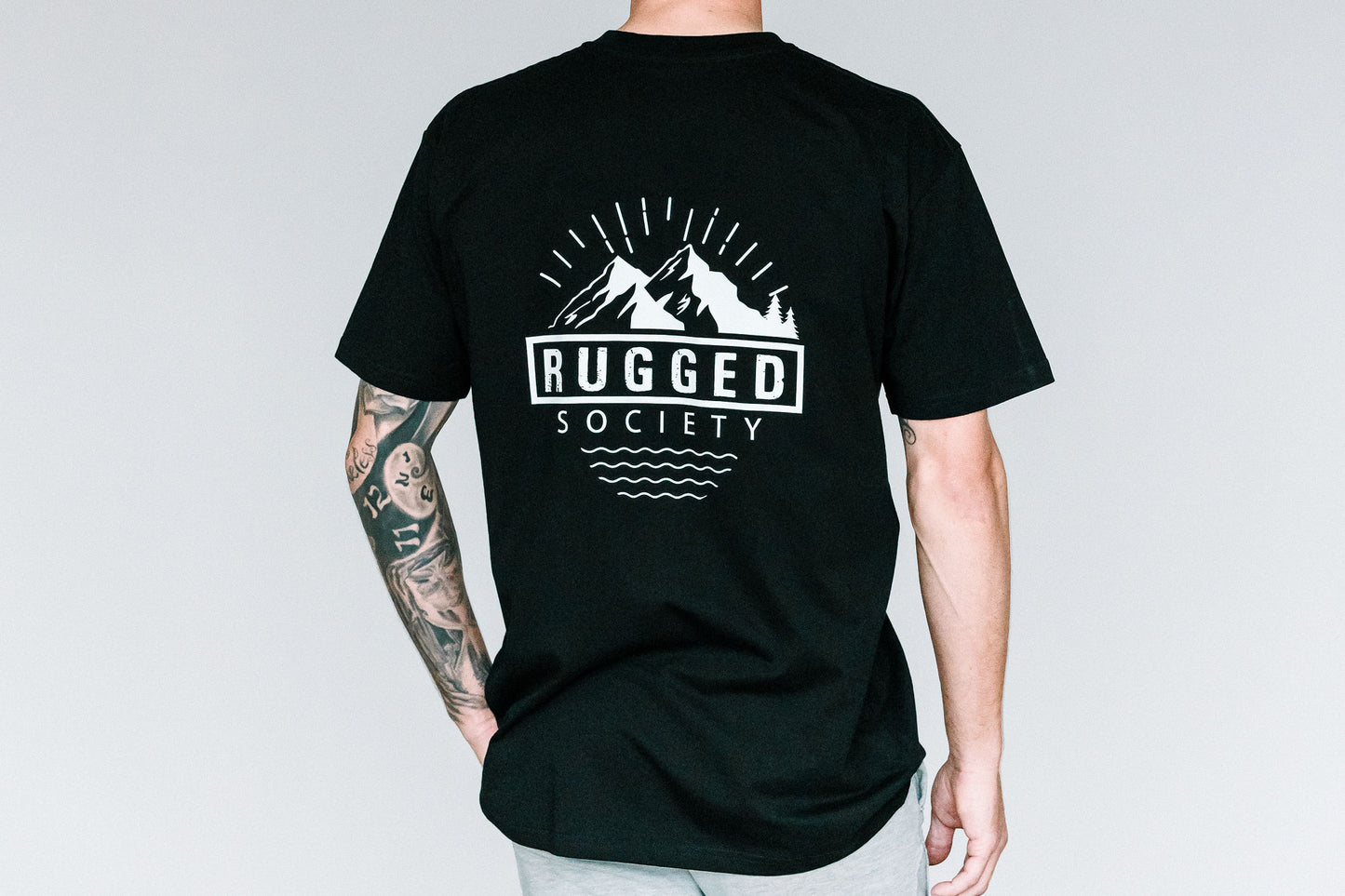 RUGGED EVERYDAY TEE - BLACK